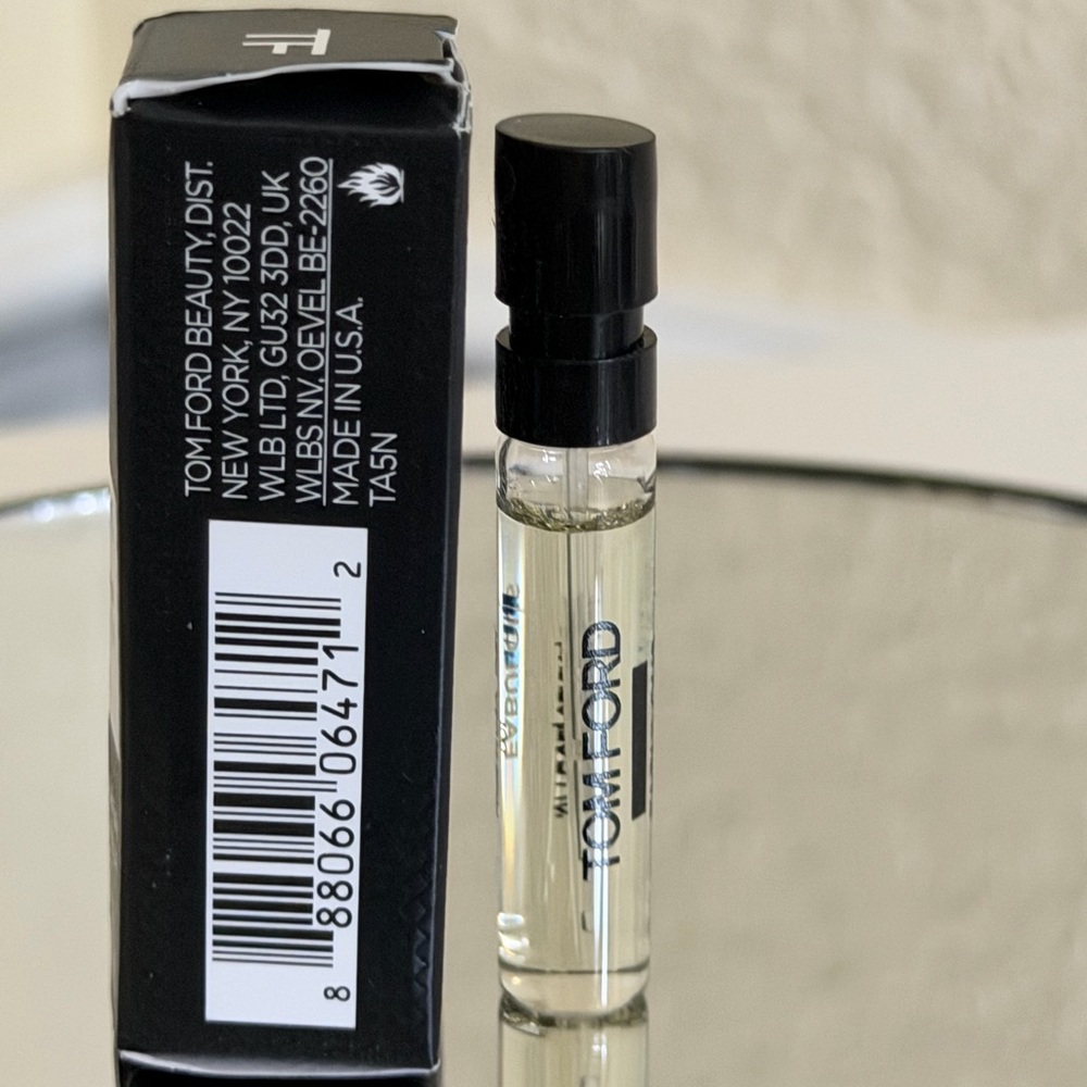 Tom Ford Fucking Fabulous NIB Unisex Spray Deluxe Sample 2ml - Picture 5 of 7
